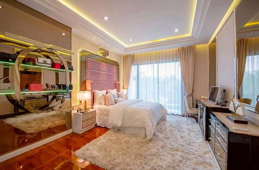 House with Private Pool in Bangnatrad 